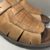 Chinelo masculino de Couro Com Fivela Reguladora Cor Marrom - comprar online