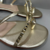 Sandália rasteira flat 2 em 1 dourada com Spikes - Becca Calçados Numeração especial | Sapatos Grandes | Plus Size