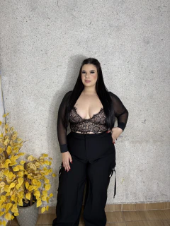 Cropped Realeza na internet