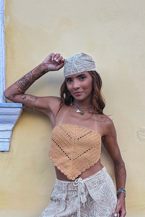 Cropped Fluir em crochê ocre