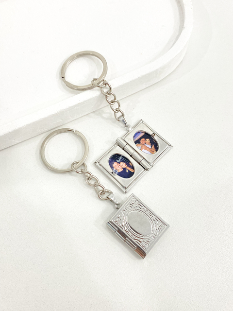 Chaveiro relicário livro - comprar online