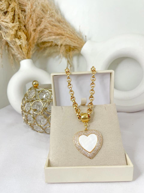 Coração Madre Pérola Cravejado - comprar online