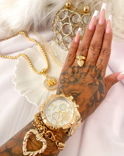 Kit Com Relógio Personalizada Inicial Perolada