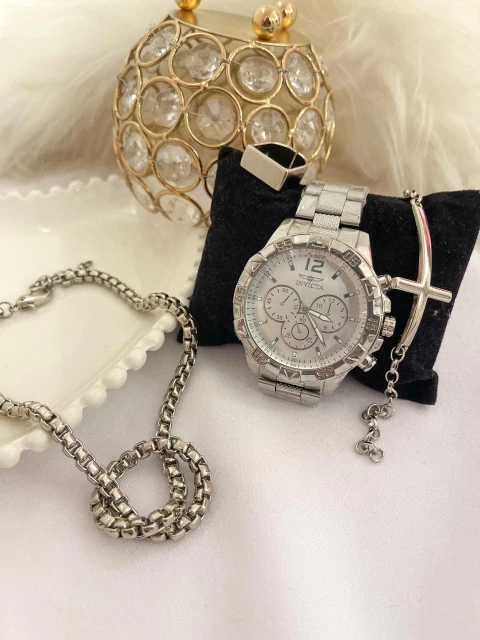 Kit Prata com Colar de Nó e Pulseira de Cruz