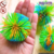Bola sensorial FLUFFY 6cm (pompom) em silicone - Biscoito ou Bolacha