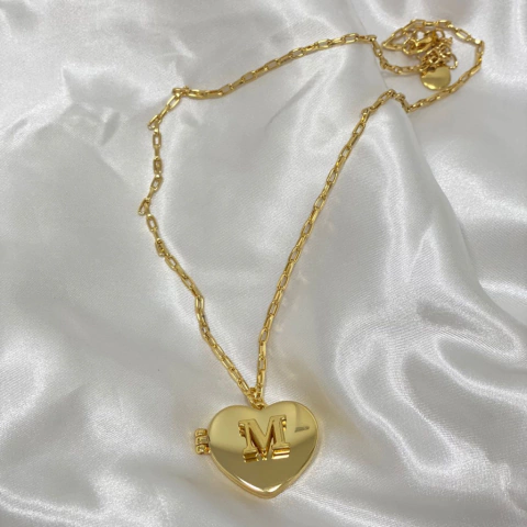 COLAR RELICÁRIO MARTINA BANHADO A OURO 18K