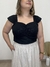 Blusa textura em linho alça decote em V Alícia preto na internet