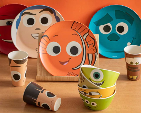 Vajilla Disney Pixar