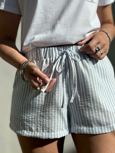 SHORT PETRA celeste talle 38