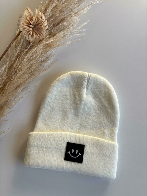 GORRO BLANCO CARITA FELIZ