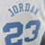 Camiseta Jersey Carolina do Norte 1984 College Michael Jordan Mitchell and Ness Branca, produto oficial, perfeita para fãs e colecionadores. Comemore o legado de Michael Jordan com a camiseta Jersey Carolina do Norte 1984 College. Edição limitada, exclusi