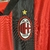 Camisa retrô do AC Milan, Modelo 98/99, Camisa de futebol do AC Milan, Uniforme do AC Milan, Camisa oficial do AC Milan, Camisa de futebol retrô, Camisa do Milan 98/99, Camisa do Milan vintage, Camisa do Milan antiga, Camisa do Milan clássica, Camisa do M