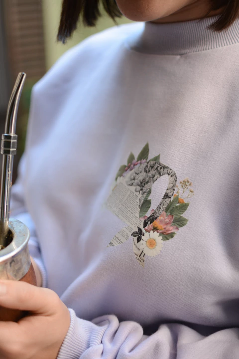 Buzo crop Abuelas lila (edición limitada) - comprar online