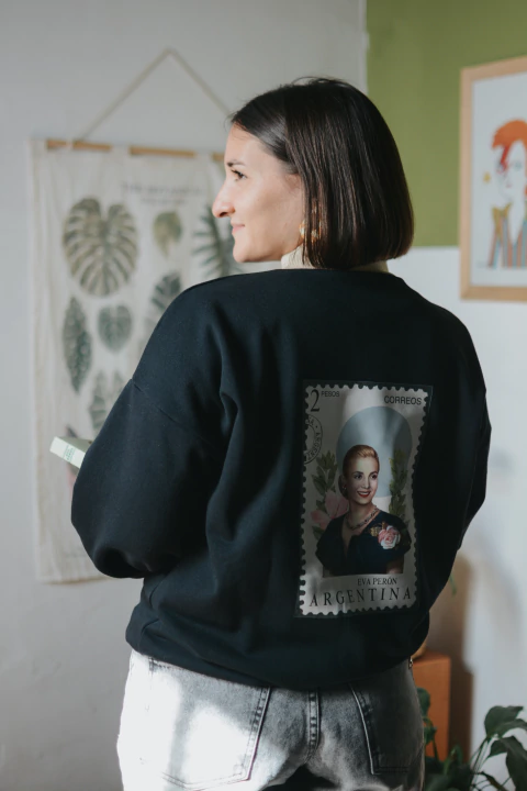 Buzo Estampilla Evita - comprar online