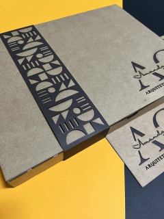 CAIXA A3 (8cm de alt.) COM FAIXA DESENHOS/15 uni. - comprar online