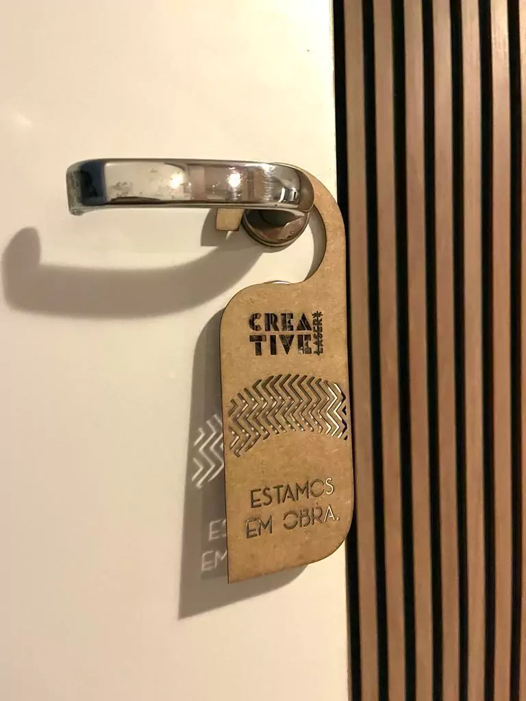 PLACA DE PORTA - ESTAMOS EM OBRA/15 uni.