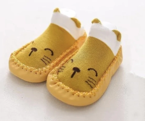Pantumedias. con suela antideslizante