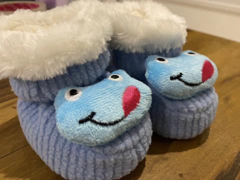Pantumedias de piel sapo celeste