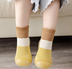 Zapas con suela flexible Colores amarillo - tienda online