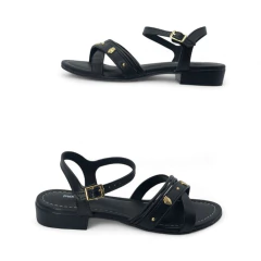 Sandalia Tiras Cruzadas Aplique Frutilla Taco 2 1/2 Napa Molekinha (2318149NP) - comprar online