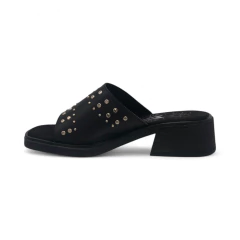 Zueco Faja Aplique Tachas Napa Mousse (406NP) - Mousse Calzados