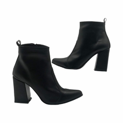 Bota Corta Punta Fina Taco Cuadrado 8 1/2 Napa Paradoja (7200NP) - comprar online