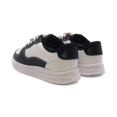 Zapatilla Urbana Cordon Aplique Emogi Napa Molekinha (2575107NP) en internet