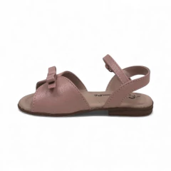 Sandalia Faja Ancha Aplique Moño Napa Brillo PéComPé (800104NP) - comprar online