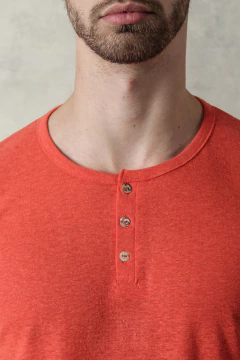 REMERA BUTTONE CON BOTONES (43239) en internet