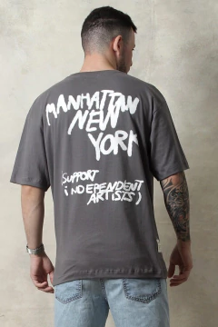 REMERA OVER MANHATTAN (43768) - tienda online
