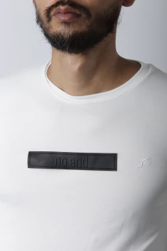 REMERA MANGA LARGA GAMUZADA BORDADA (40222) en internet