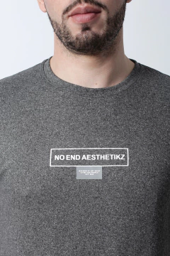 REMERA GAMUZADA NO END AESTHETIKZ (43238) en internet