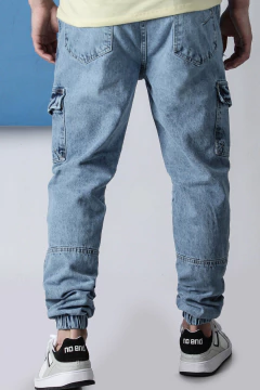 JOGGER QATAR CON ROTURAS (41377) en internet