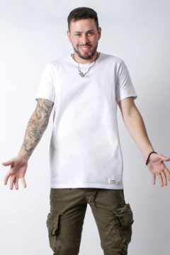 REMERA BÁSICA RELAX (43208)