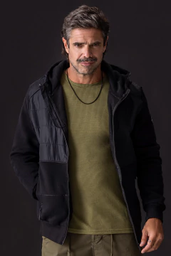 CAMPERA CON CAPUCHA SPORT (42472)