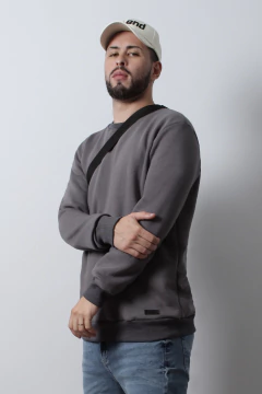 BUZO FRISA CUELLO REDONDO (44022) - No End MAYORISTA