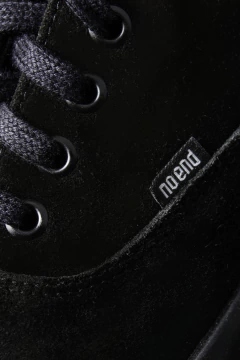 ZAPATILLA VULCANIZADA GAMUZA TOTAL BLACK (4070555) en internet