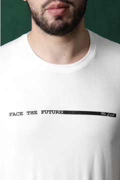 REMERA FACE THE FUTURE (44265) en internet