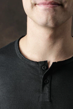 REMERA M/L CON CARTERA (40201) - tienda online