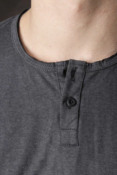 REMERA M/L CON CARTERA (40201)