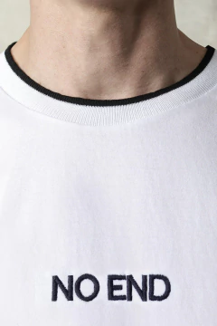 REMERA NOEND BORDADO CUELLO TEJIDO (43755) en internet