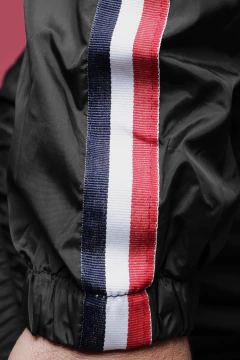 ROMPEVIENTO TIRA EN MANGA (38453) - tienda online