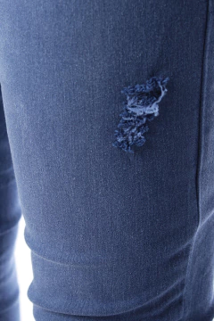 JEAN AZUL ROTURAS BIGOTES (35313) en internet