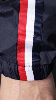 ROMPEVIENTO TIRA EN MANGA (38453) - No End MAYORISTA