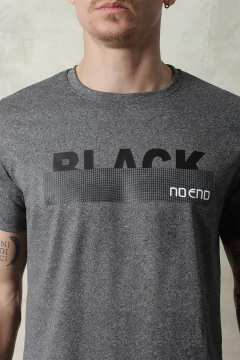 REMERA BLACK NO END GAMUZADA (43237)