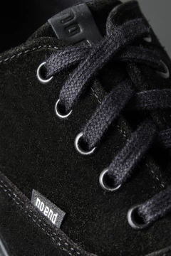 ZAPATILLA VULCANIZADA GAMUZA TOTAL BLACK (4070555) - tienda online