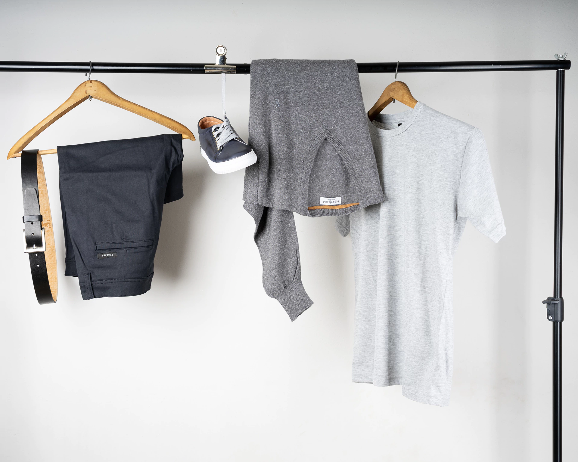 <p><span style="font-size: 18px">SWEATERS YSL</span></p>