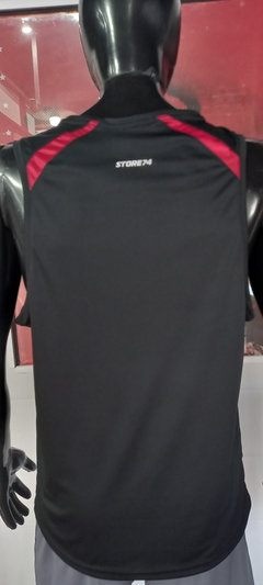 Musculosa deportiva en internet