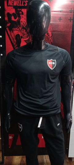 Remera deportiva negra - comprar online