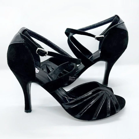 Modelo exclusivo (TA007)